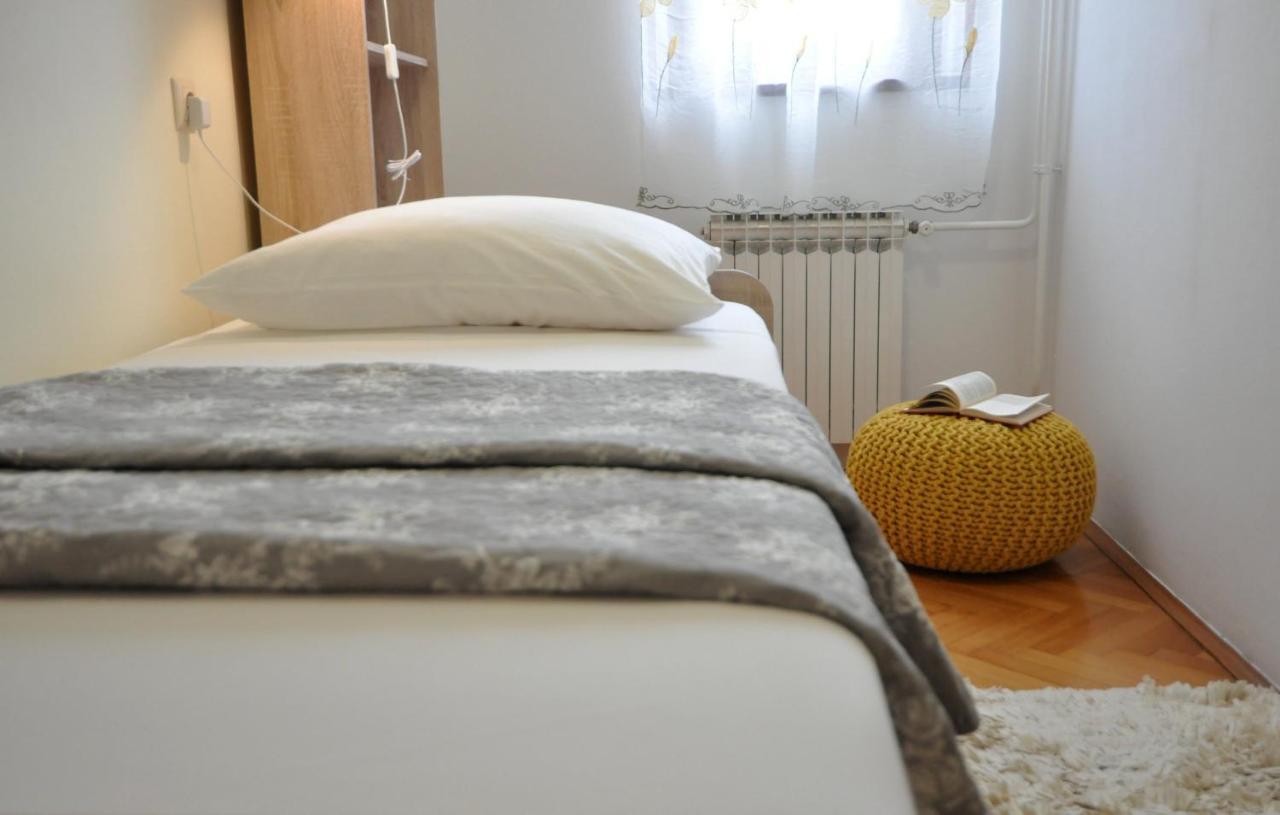 Apartman Lory Pula Bagian luar foto