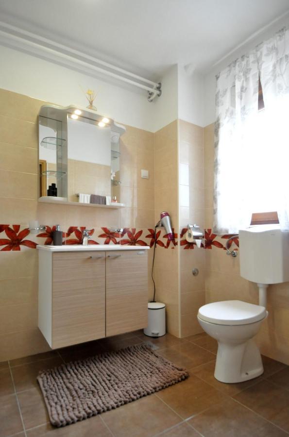 Apartman Lory Pula Bagian luar foto